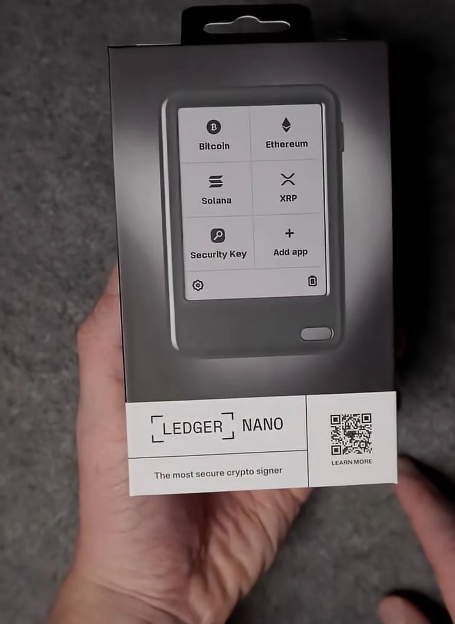 Ledger Nano Gen5 实拍